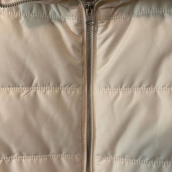 Old Navy Puffer Vest - Picture 4 of 4